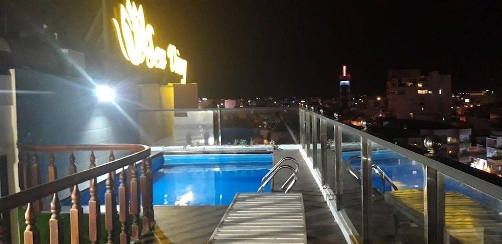 Sen Vang Luxury Hotel Нячанг Экстерьер фото